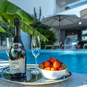 Villa Luxury White Sails, Pinezići