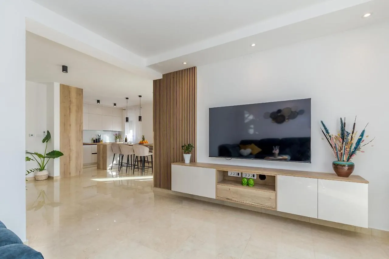 Holiday House Villa Andro Pinezici  Croatia