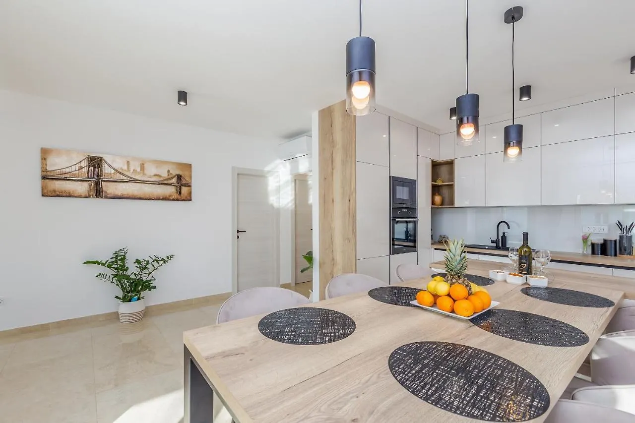 Holiday House Villa Andro Pinezici