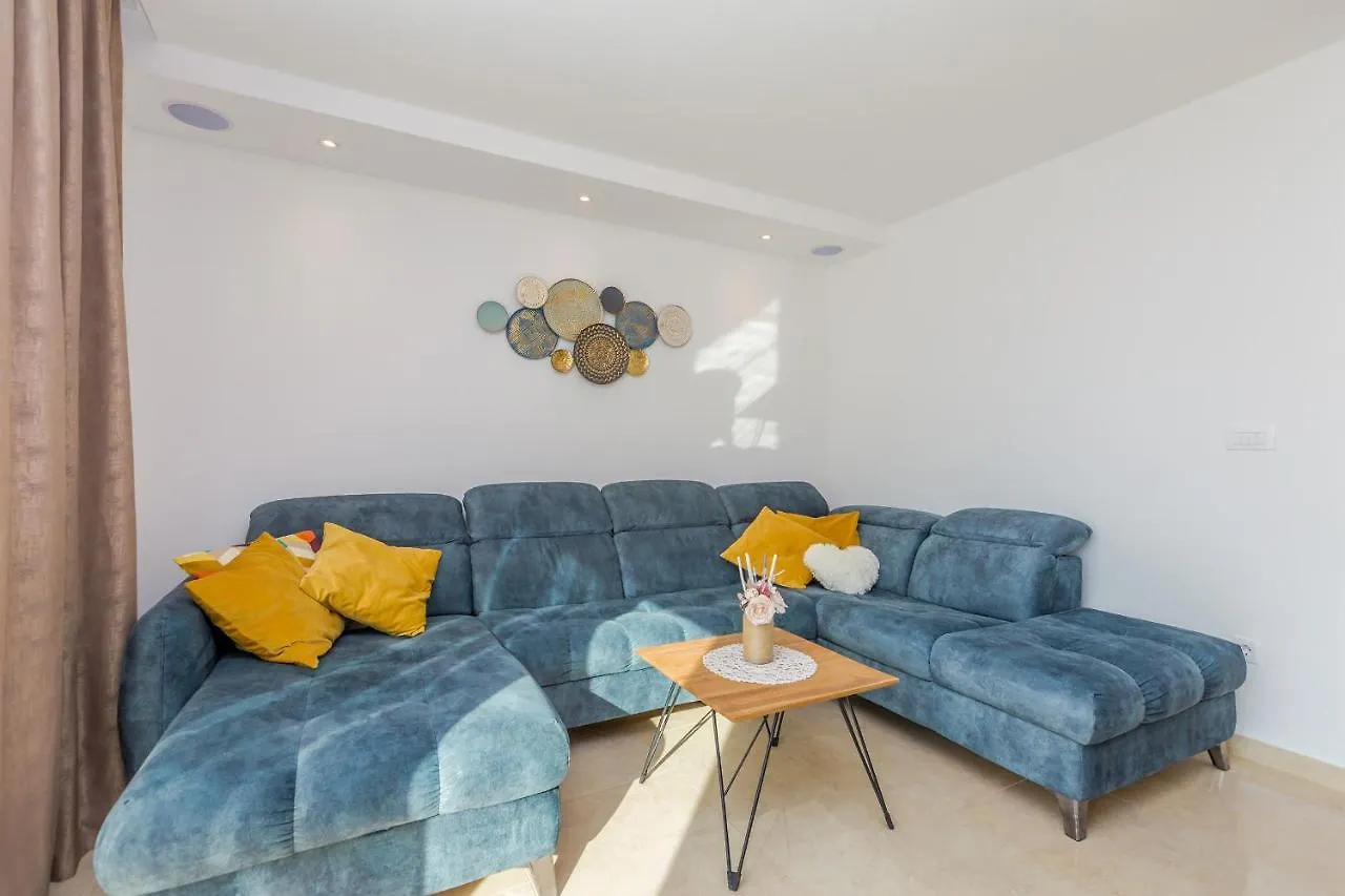 Holiday House Villa Andro Pinezici