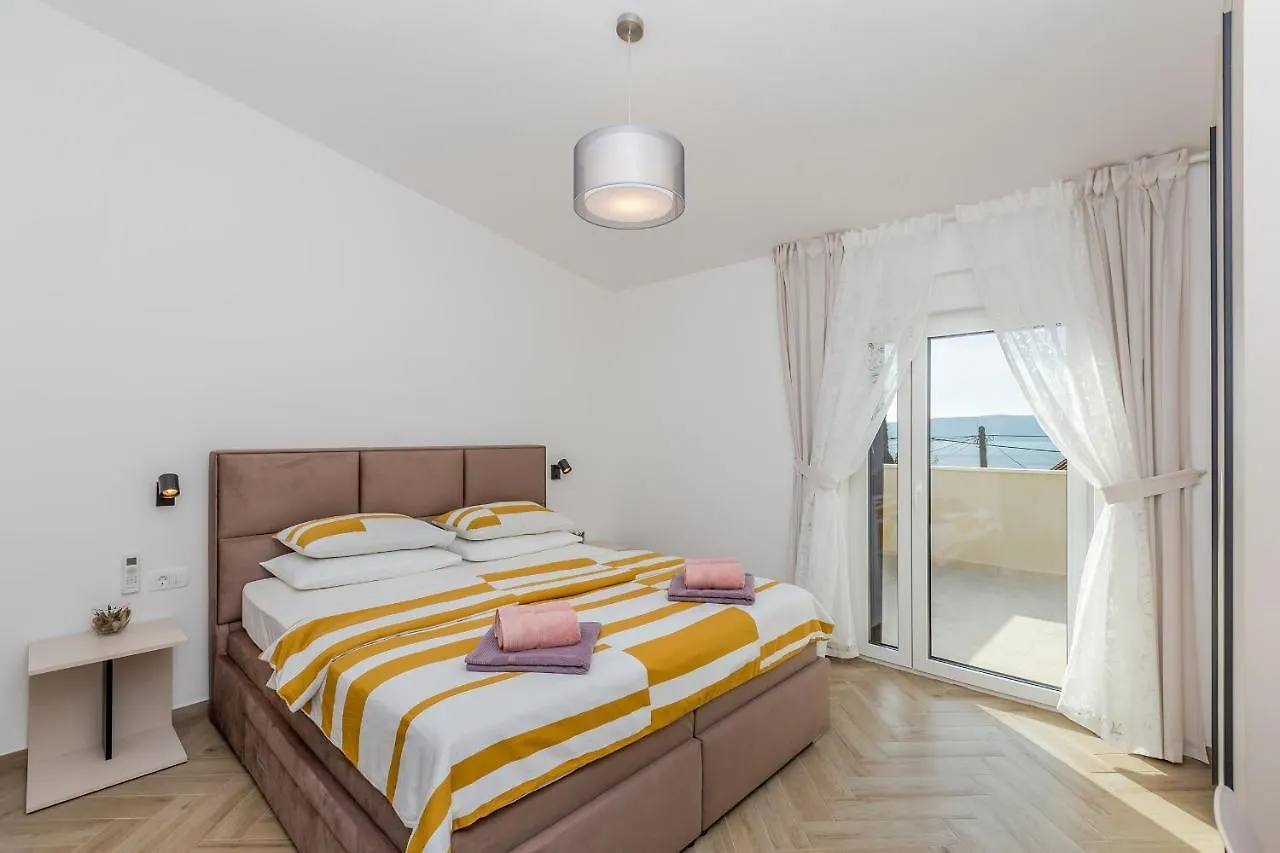 Holiday House Villa Andro Pinezici  0*, Pinezici (Krk)
