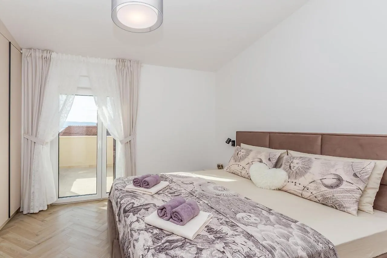 Holiday House Villa Andro Pinezici  0*, Pinezici (Krk) Croatia
