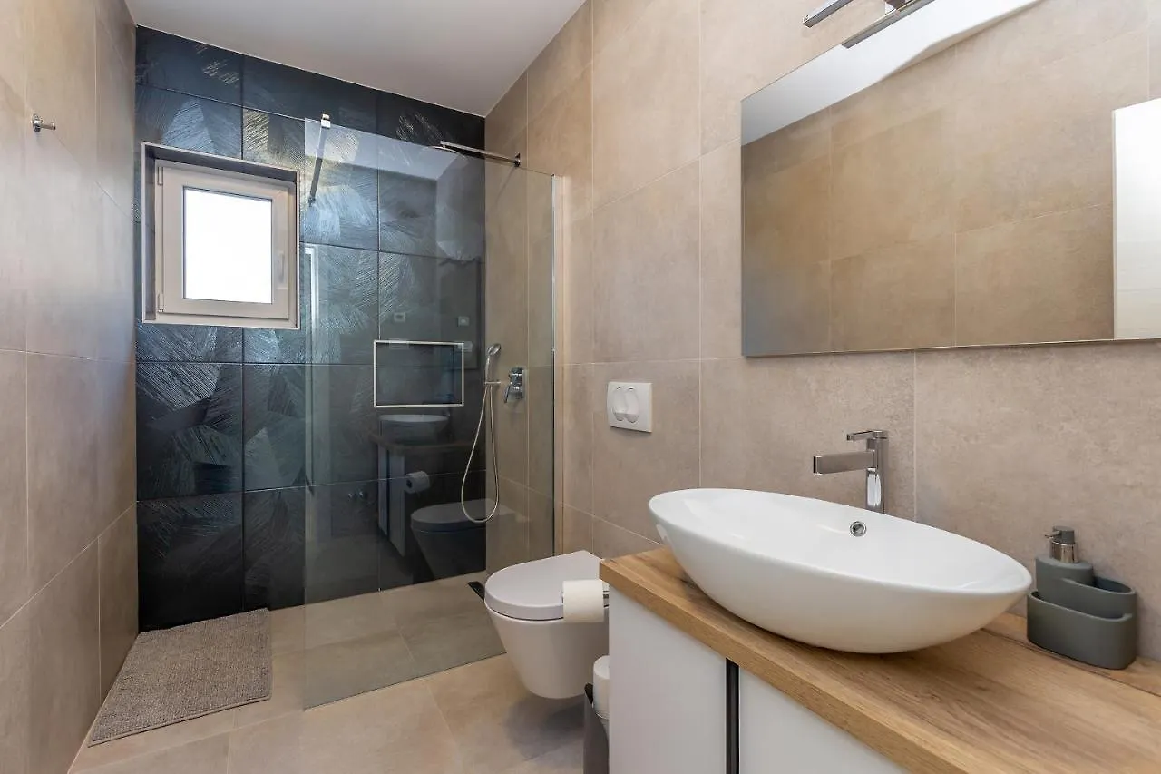Holiday House Villa Andro Pinezici  0*, Pinezici (Krk)