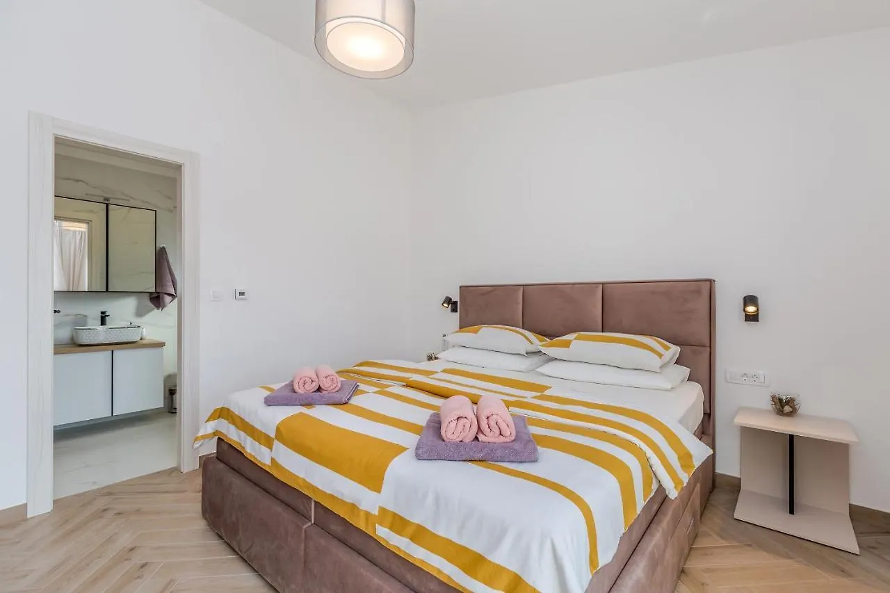 Holiday House Villa Andro Pinezici  Holiday home Pinezici (Krk)