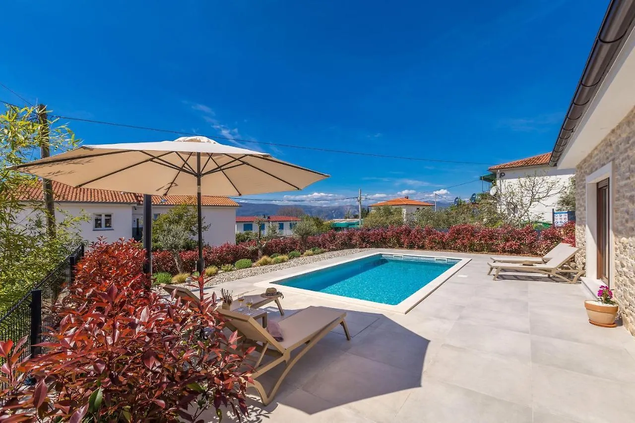 Holiday House Villa Andro Pinezici  0*, Pinezici (Krk) Croatia
